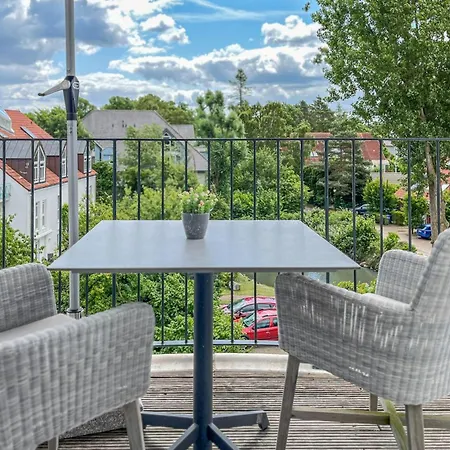 Baltischer Hof 66 *